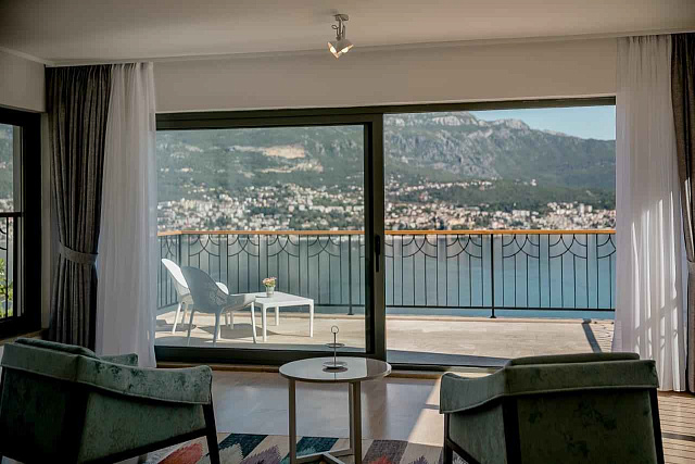 For sale luxury villa in Herceg Novi with a panoramic sea view   — photo 8